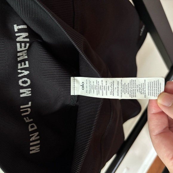 ALO Yoga Women's 5" Seamless Ribbed Favorite Short Size XS Stretchy - Picture 7 of 11